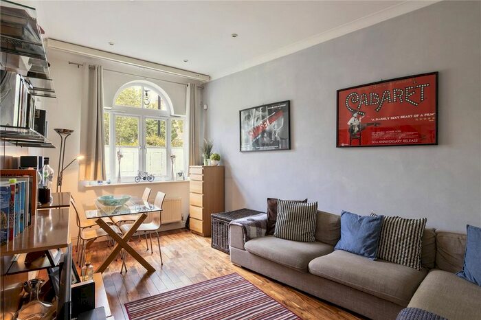2 Bedroom Flat To Rent In Herbert Mews, London, SW2