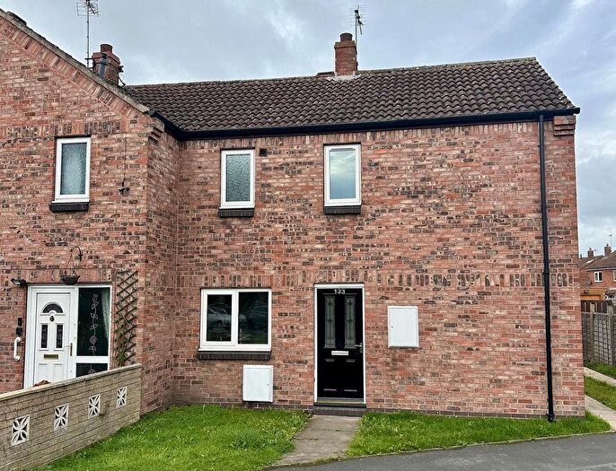 3 Bedroom Semi-detached House To Rent In Flaxley Road, Selby, YO8