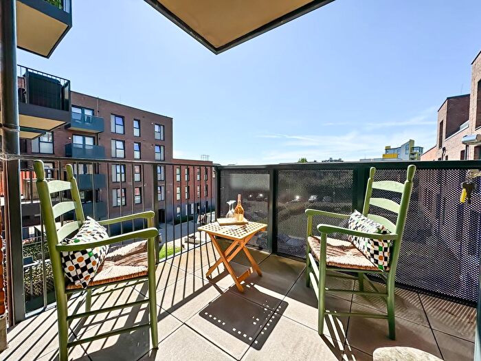 1 Bedroom Flat To Rent In Watermill Lane, Edmonton, London, N18