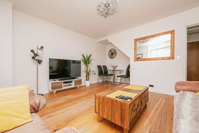 3 Bedroom End Of Terrace House For Sale In Cranberry Square, Ipswich, IP3