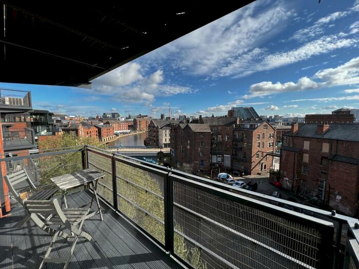 2 Bedroom Flat To Rent In The Quays, Concordia Street, Leeds, West Yorkshire, LS1