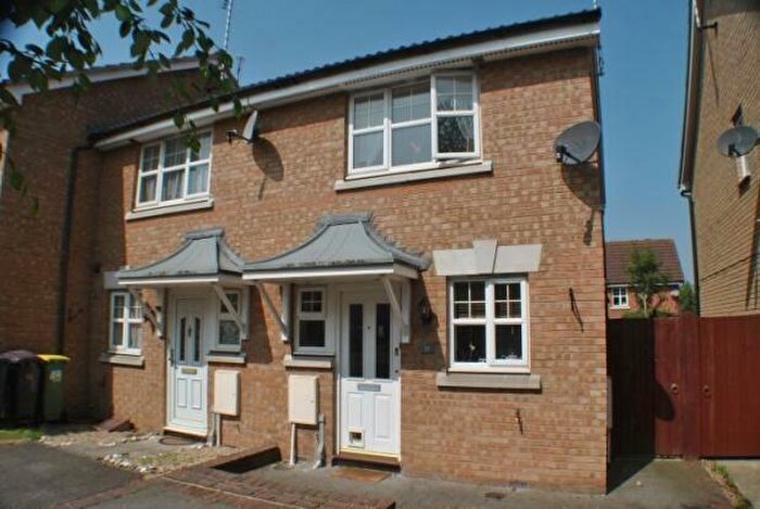 2 Bedroom Semi-Detached House To Rent In Grosvenor Road, Rayleigh, SS6