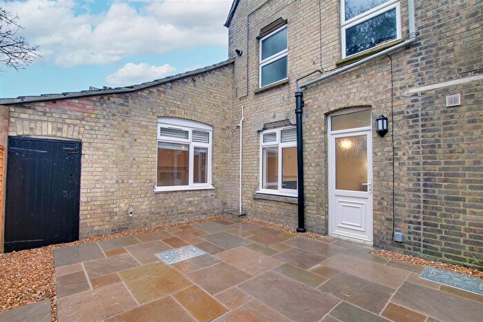 1 Bedroom Flat To Rent In High Street, Fenstanton, Huntingdon, PE28