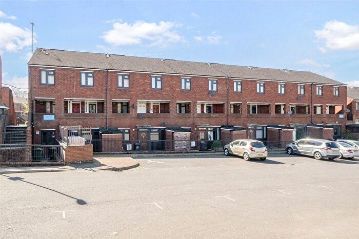 2 Bedroom Flat For Sale In Burnt Ash Hill, Lee, SE12