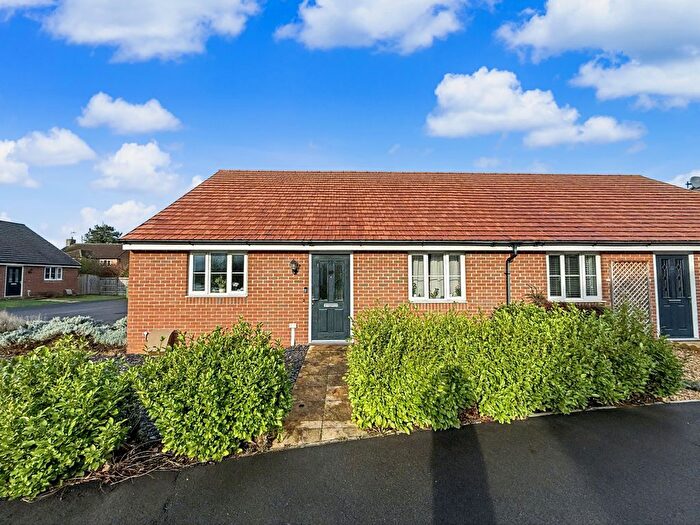 2 Bedroom Bungalow For Sale In Ballingers, Shrivenham, Swindon, SN6