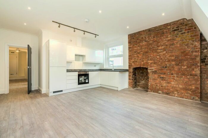 2 Bedroom Flat To Rent In Islington Green, London, N1