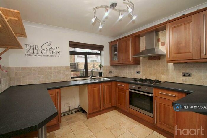 2 Bedroom Flat To Rent In Boulevard Court, Southend On Sea, SS2