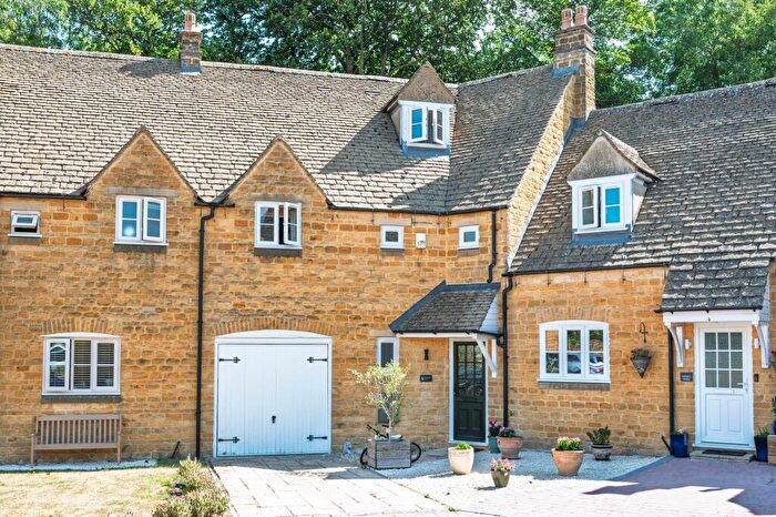 4 Bedroom Terraced House For Sale In Oakeys Close, Stow On The Wold, GL54