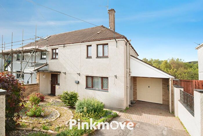 3 Bedroom Semi-Detached House For Sale In Heol Waun, Talywain, Pontypool, NP4