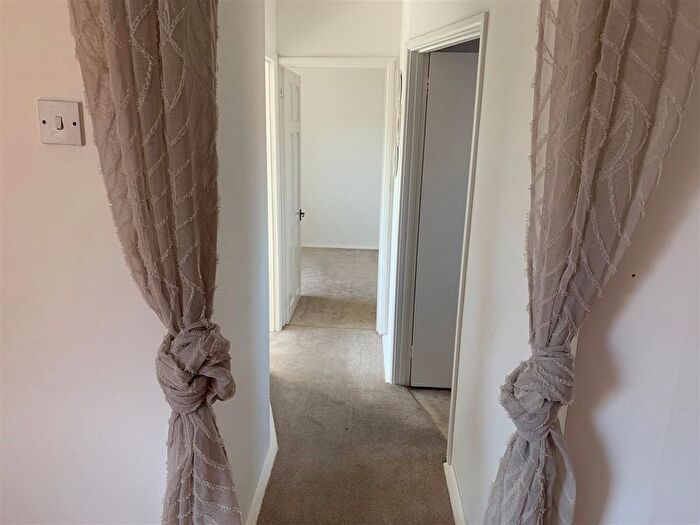 2 Bedroom Flat For Sale In Golf Links Road, Burnham-On-Sea, TA8