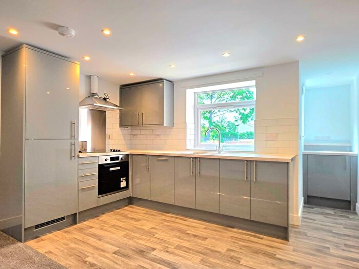 2 Bedroom Flat To Rent In Park Road, Worsborough, S70