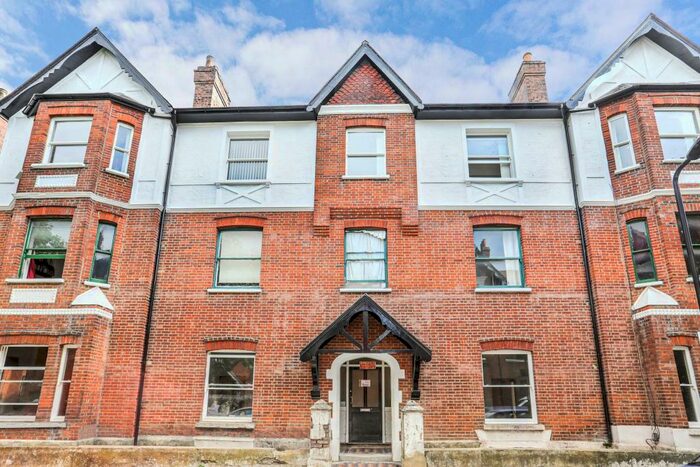 4 Bedroom Flat To Rent In Rowhill Road, Hackney, E5