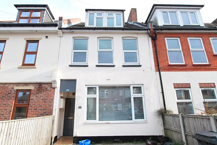 4 Bedroom Flat To Rent In St Leonards Road, , Bournemouth, BH8