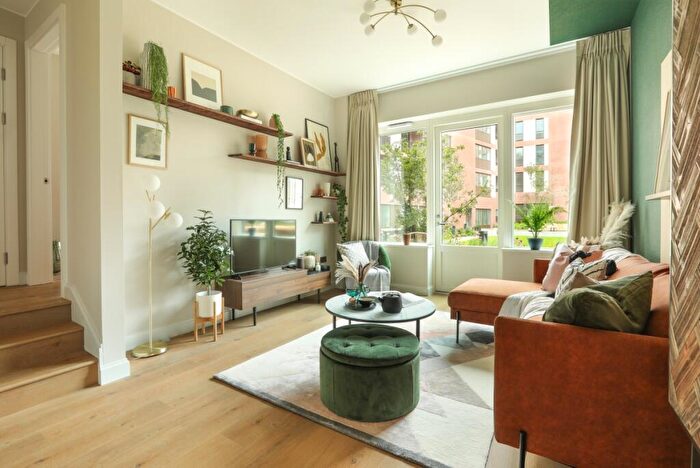 2 Bedroom Flat To Rent In Zinc Street, Sugar House Island, E15