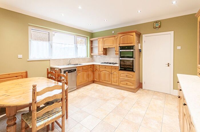 4 Bedroom Detached House For Sale In Station Road, Ystradgynlais, Swansea, West Glamorgan, SA9