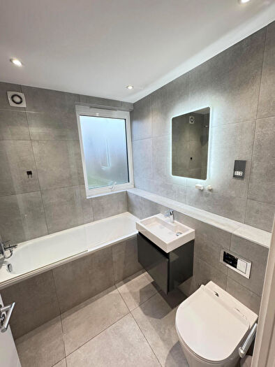 1 Bedroom Flat To Rent In Menotti Street, London, E2