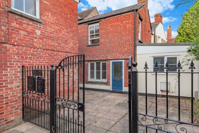 Apartment To Rent In The Causeway, Bicester, OX26