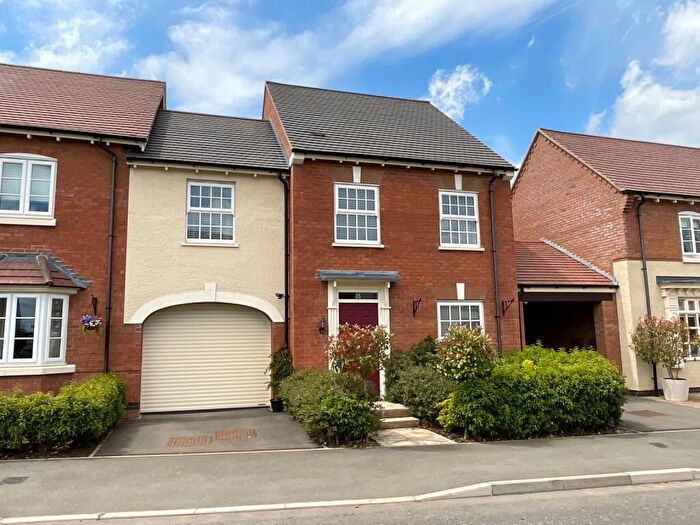 3 Bedroom Semi-Detached House For Sale In Harvest Road, Market Harborough, LE16