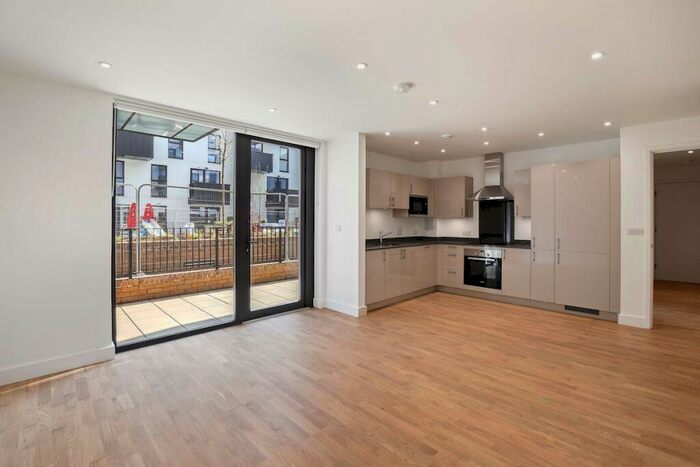 1 Bedroom Apartment To Rent In Burgess Springs, Chelmsford, CM1