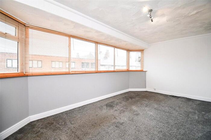 2 Bedroom Flat To Rent In Market Street, Hoylake, Wirral, CH47