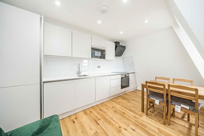 2 Bedroom Flat To Rent In Haydons Road, Wimbledon, SW19