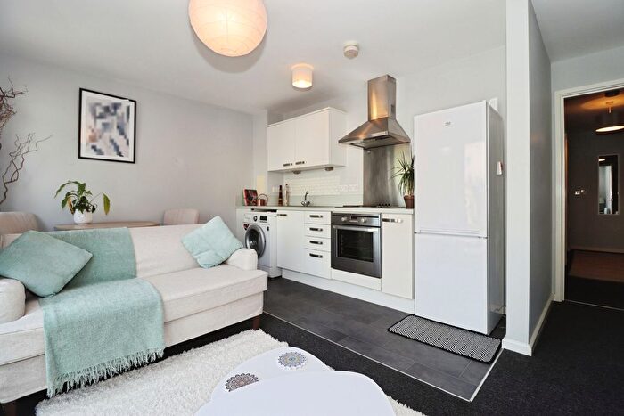 1 Bedroom Flat For Sale In Yalland Close, Bristol, Somerset, BS16