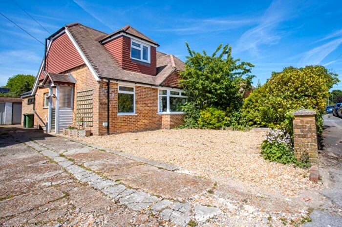 3 Bedroom Bungalow For Sale In Martin Avenue, Denmead, Waterlooville, PO7