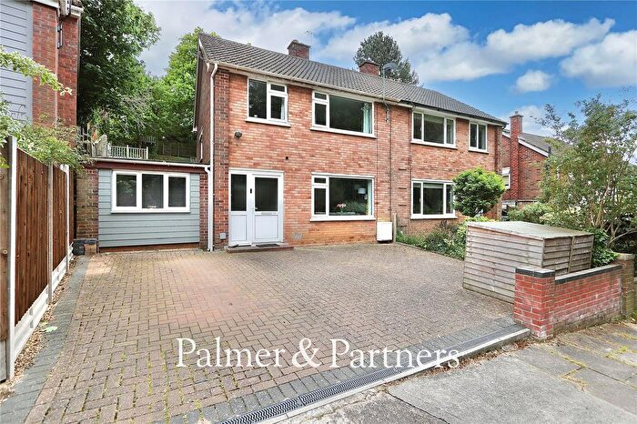 4 Bedroom Semi Detached House For Sale In Trafalgar Close, Ipswich, Suffolk, IP4