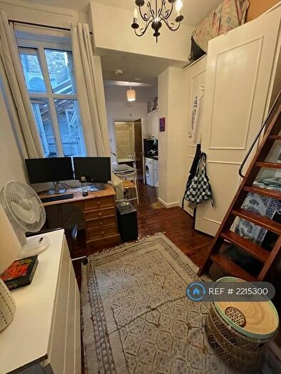 1 Bedroom Flat To Rent In Camden High Street, London, NW1