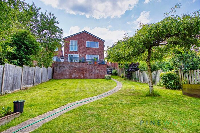 4 Bedroom Detached House For Sale In Church View, Clowne, Chesterfield, Derbyshire, S43