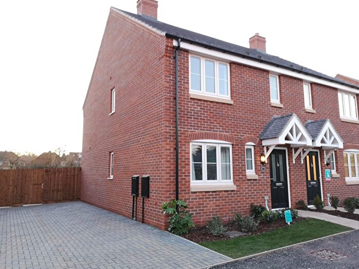 3 Bedroom Property To Rent In Ashmount Close, Loughborough, LE11