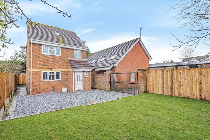 3 Bedroom Detached House For Sale In South Reading, Berkshire, RG2