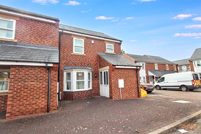3 Bedroom End Of Terrace House For Sale In Victoria Court, Framwellgate, Durham, DH1