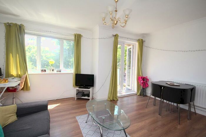3 Bedroom Flat To Rent In Shaftesbury Street, Old Street, London, N1