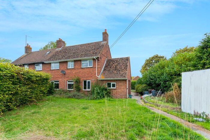 3 Bedroom Semi-Detached House For Sale In The Meads, West Hanney, OX12
