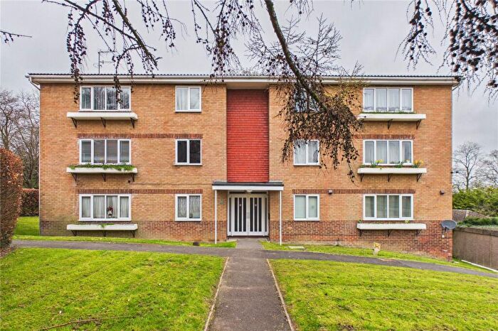 1 Bedroom Apartment For Sale In Balcombe Road, Pound Hill, Crawley, West Sussex, RH10