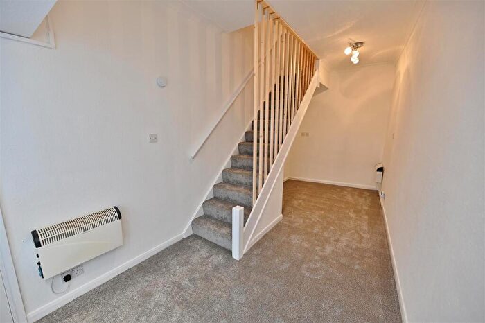 1 Bedroom House To Rent In Beehive Lane, Gants Hill, IG1