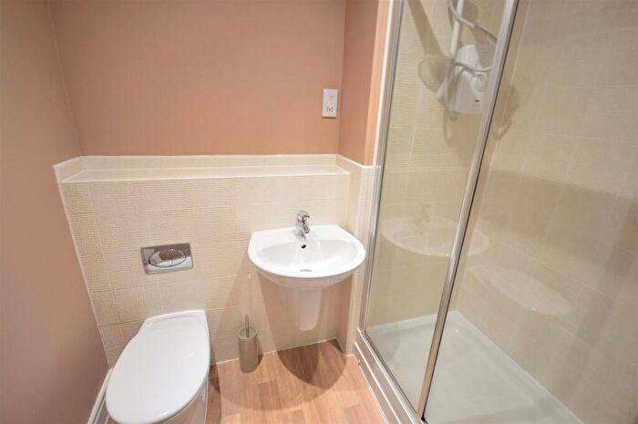 2 Bedroom Apartment To Rent In Brooklands Road, Sale, M33