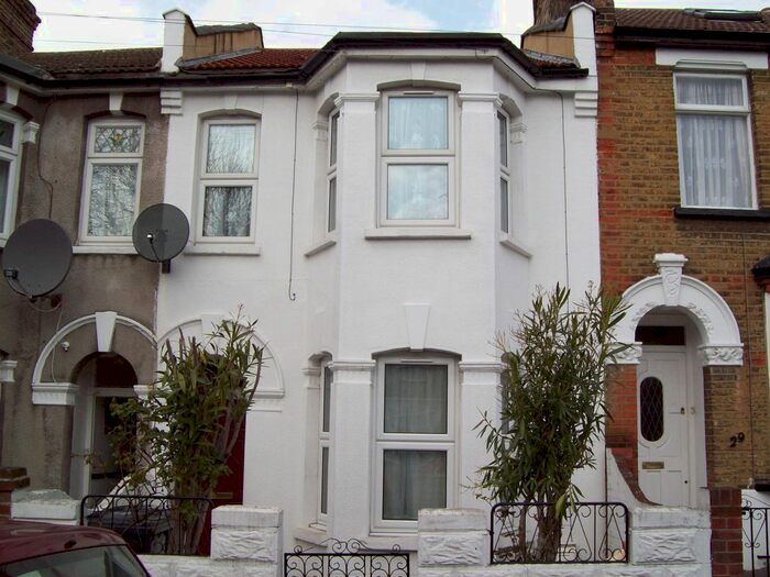1 Bedroom Flat To Rent In Woodlands Road, London E17