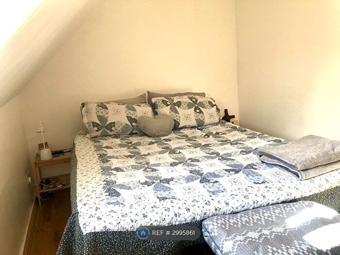 2 Bedroom Flat To Rent In Deptford High St, London, SE8