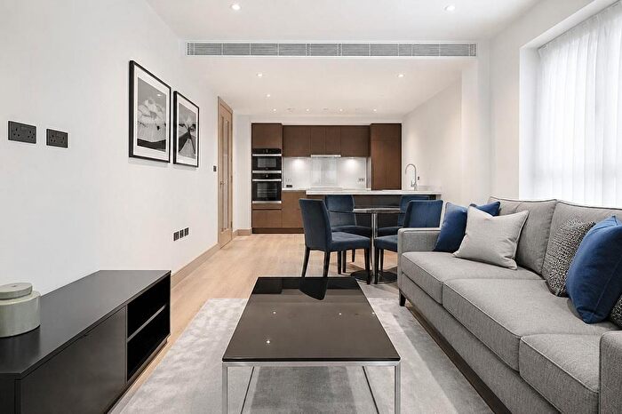 2 Bedroom Flat To Rent In Great Castle Street, Fitzrovia, London, W1W
