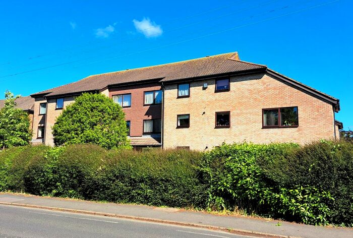 2 Bedroom Apartment For Sale In Orchard Leigh Herbert Road New Milton, BH25