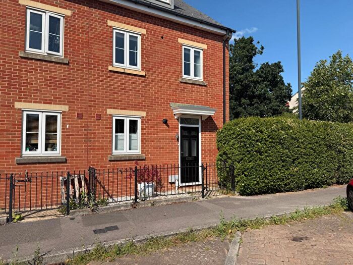 4 Bedroom End Of Terrace House To Rent In Pioneer Road, Swindon, Wiltshire, SN25