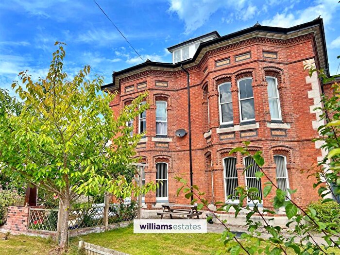 6 Bedroom Detached House For Sale In Park Street, Denbigh, LL16