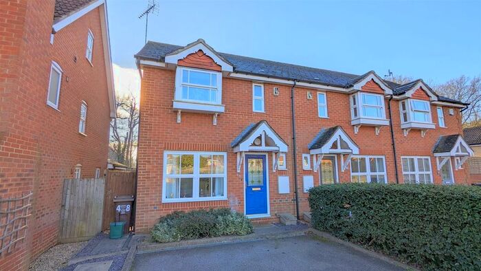 2 Bedroom End Of Terrace House To Rent In Longacres, St.Albans, AL4