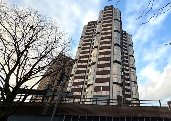 2 Bedroom Flat To Rent In Metropolitan House, Hagley Road, Birmingham, West Midlands, B16