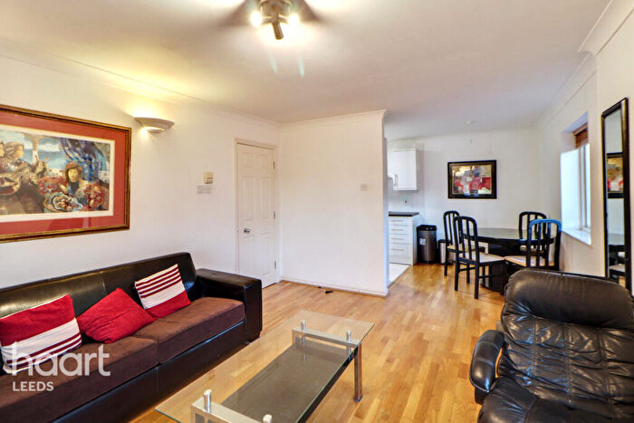 2 Bedroom Apartment For Sale In Langtons Wharf, Leeds, LS2