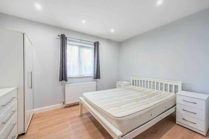 2 Bedroom Flat To Rent In Horn Lane, Acton, London W3