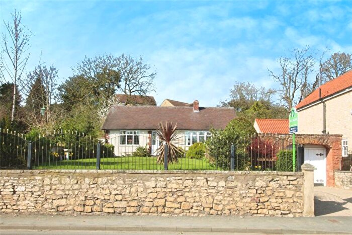 3 Bedroom Bungalow For Sale In High Street, Campsall, Doncaster, South Yorkshire, DN6