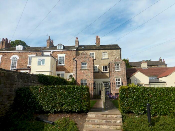 3 Bedroom Town House To Rent In High Street, Knaresborough, HG5
